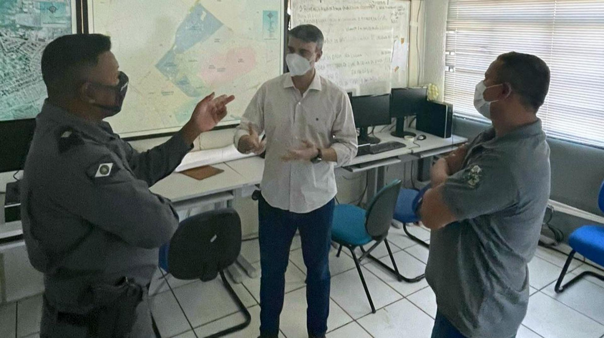 Visita de Nestor Fidelis à Base da PM